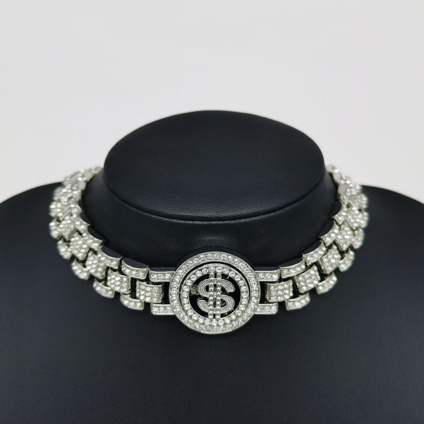 Diamond-encrusted alloy necklace, hip-hop/rap style Cuban link chain.