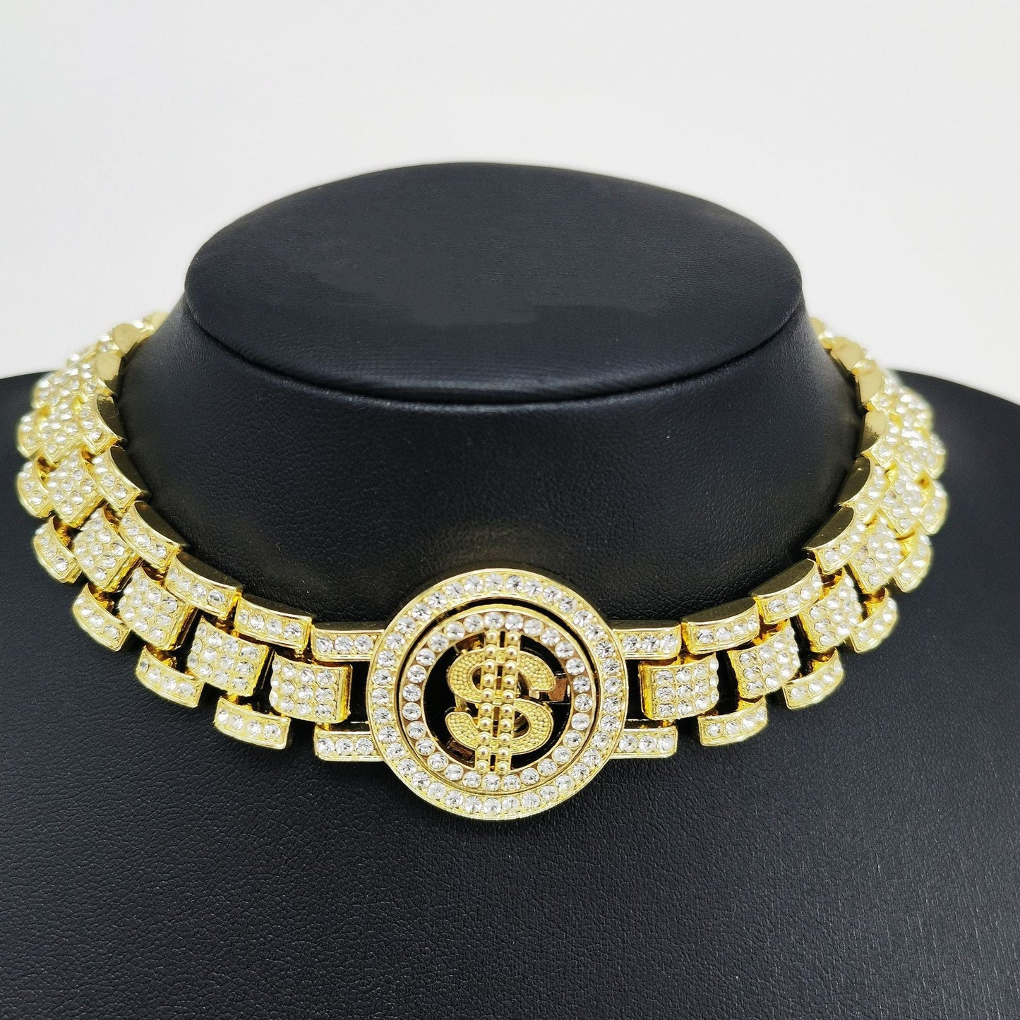 Diamond-encrusted alloy necklace, hip-hop/rap style Cuban link chain.