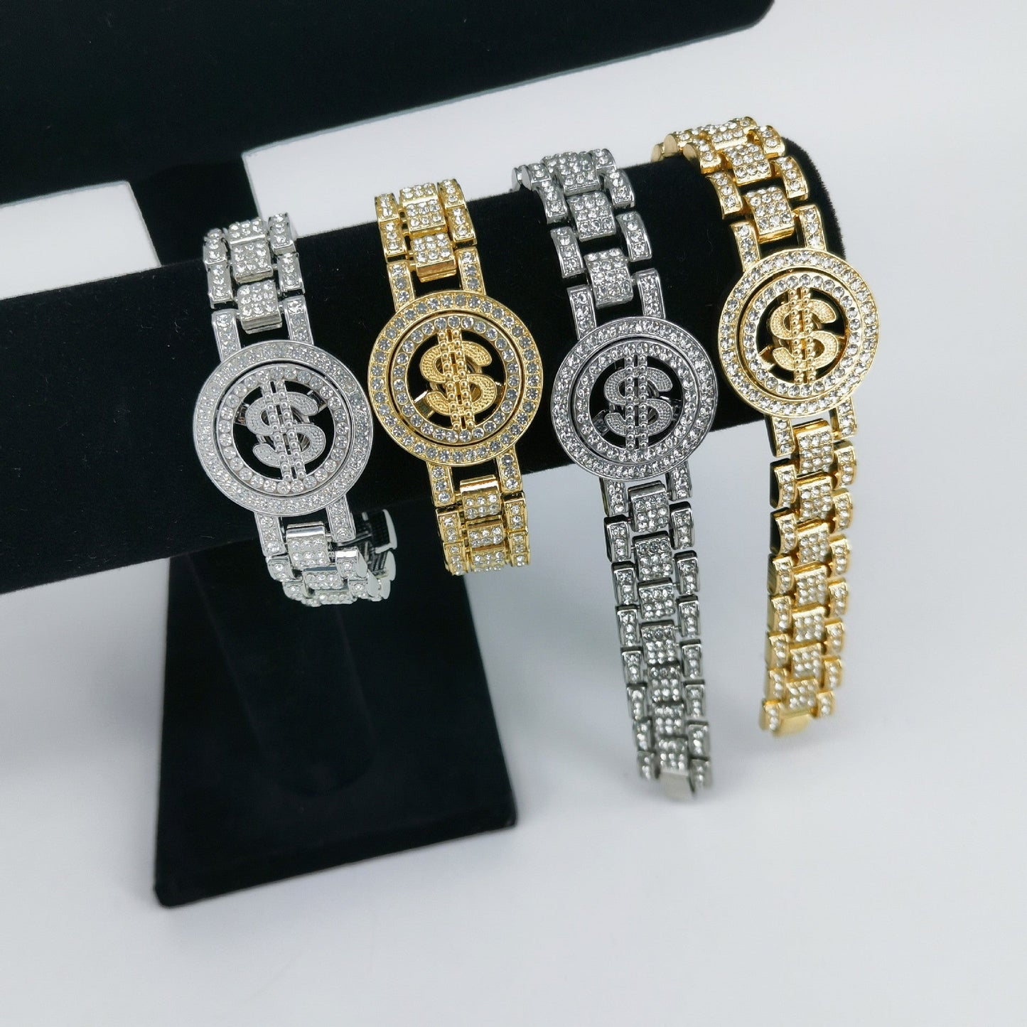 Diamond-encrusted alloy necklace, hip-hop/rap style Cuban link chain.
